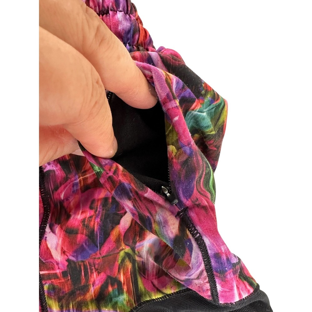 Lululemon Hotty Hot Low-Rise 4" Shorts Pink Multicolor Abstract Print Size‎ 8 - Picture 8 of 12